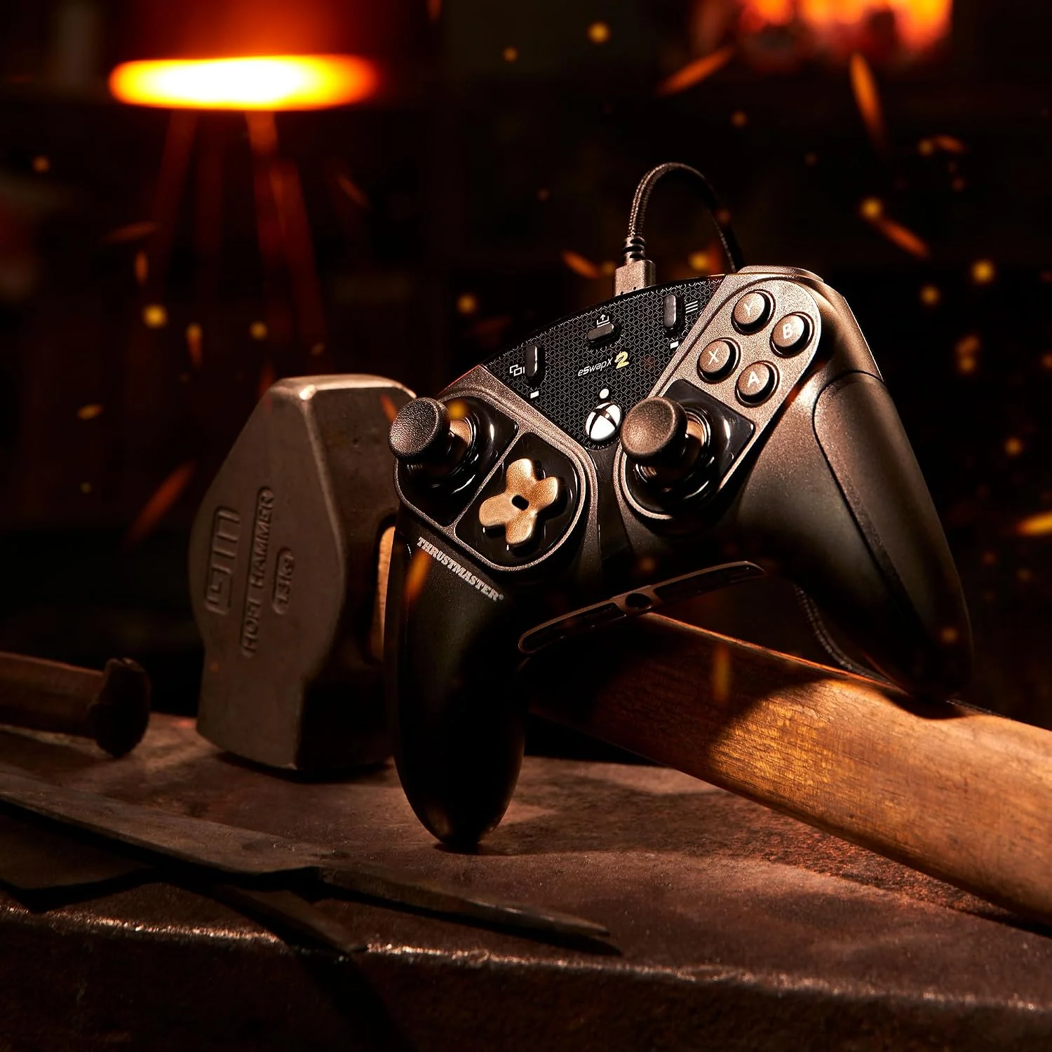 картинка Проводной игровой геймпад Thrustmaster eSwap X2, черный от магазина Одежда+