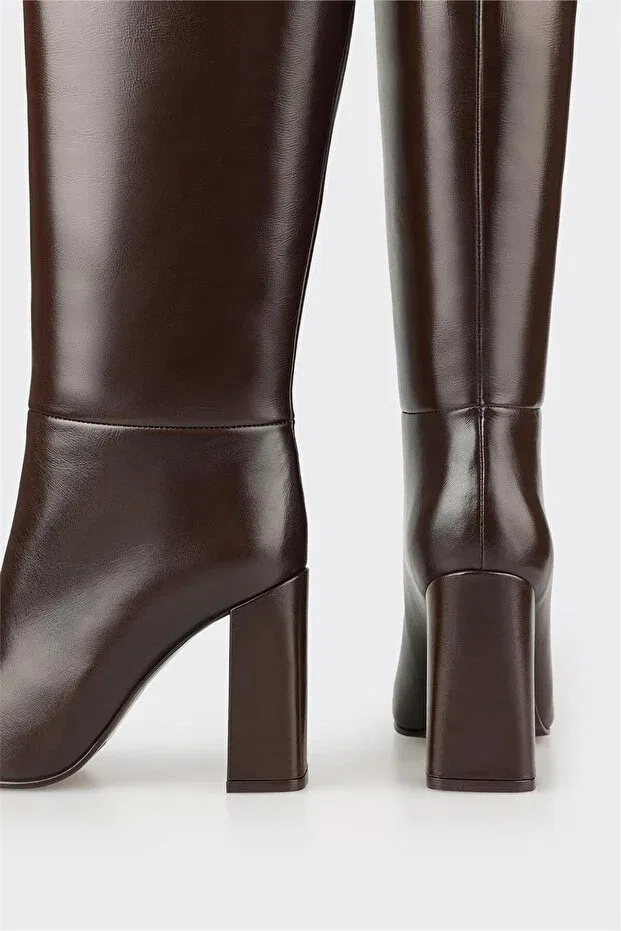 картинка Женские кожаные ботильоны на каблуке Elle Shoes, Brown от магазина Одежда+