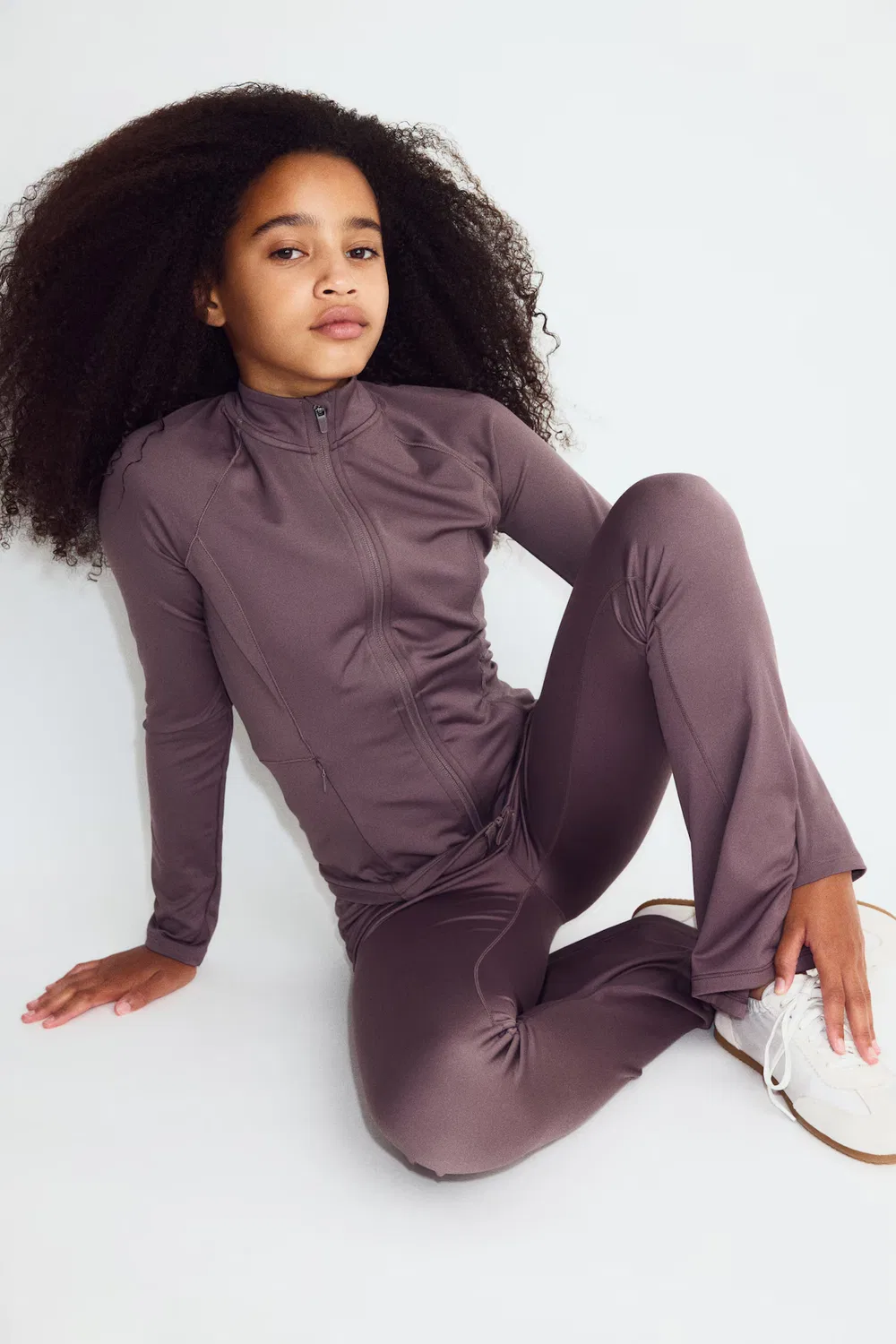 картинка Спортивная куртка с технологией Drymove H&M, Lila-Graubraun от магазина Одежда+