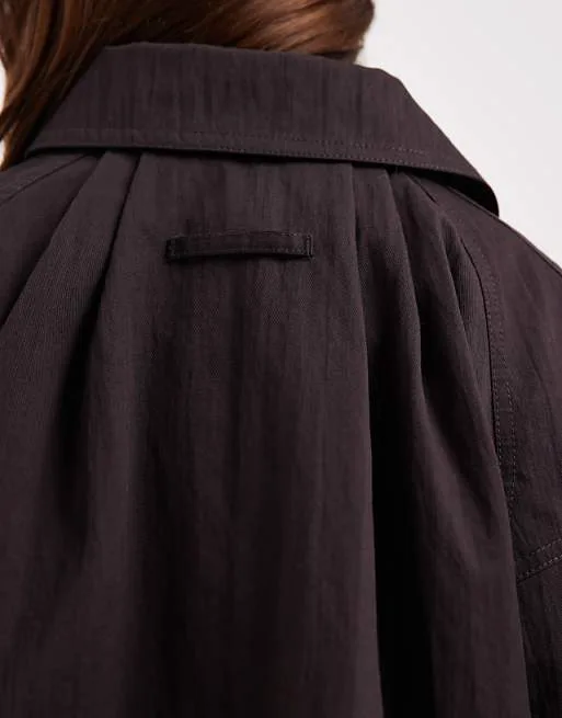картинка Шоколадный короткий тренч со складками ASOS DESIGN Petite от магазина Одежда+