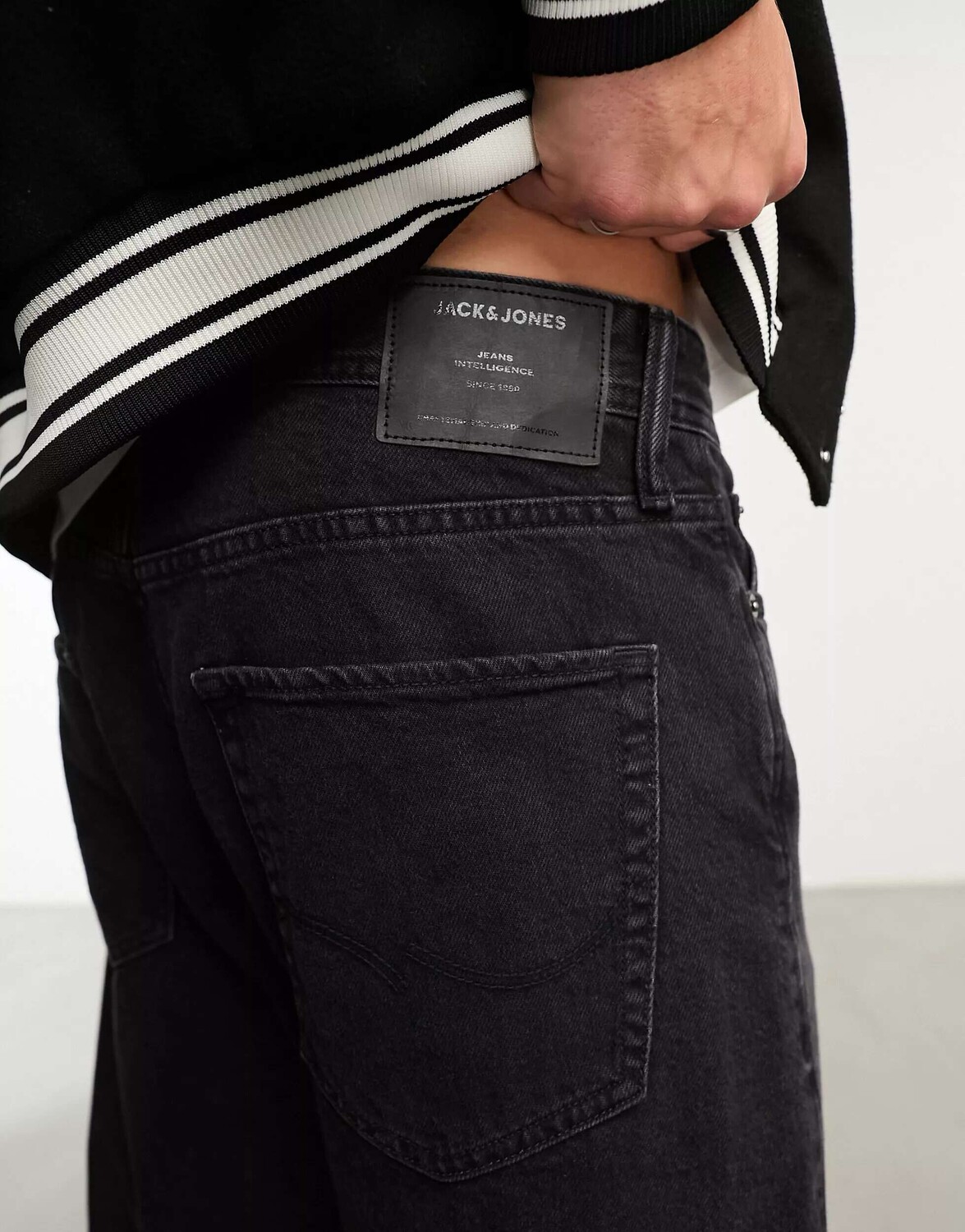 картинка Черные мешковатые джинсы Jack & Jones Intelligence Eddie от магазина Одежда+