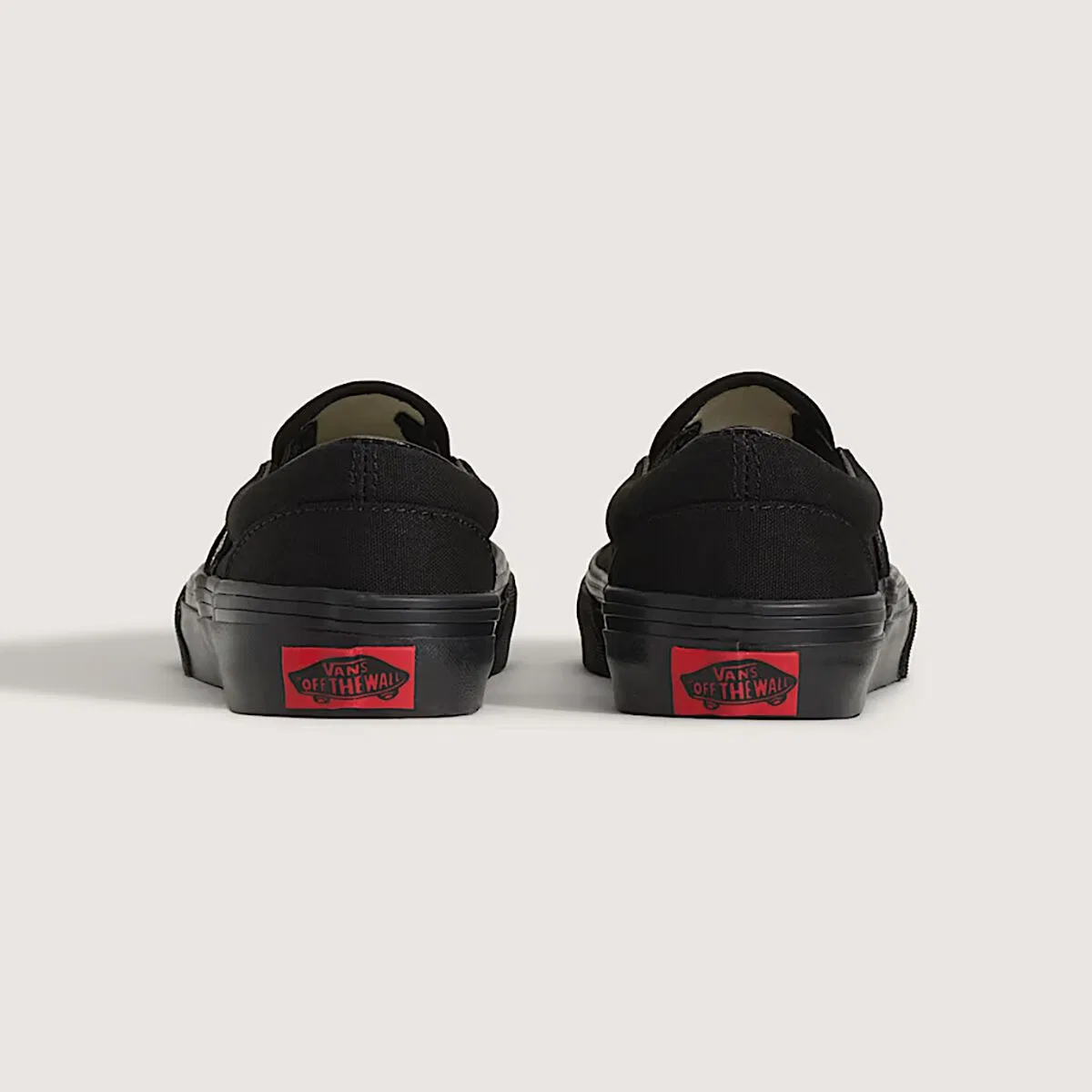 картинка Детские кеды slip-on с принтом Vans, Black/Black от магазина Одежда+