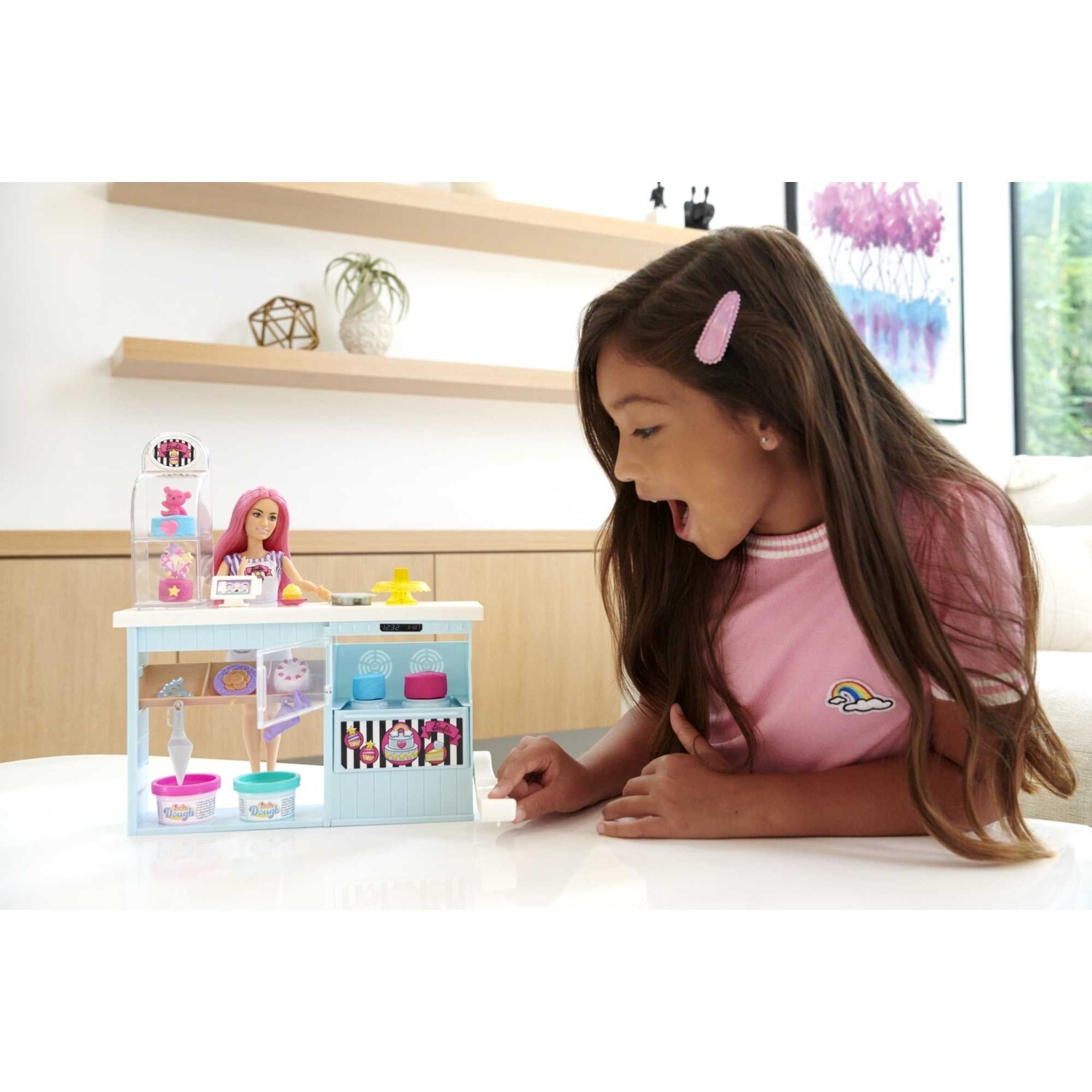 картинка Игровой набор Barbie кондитерская HGB73 от магазина Одежда+