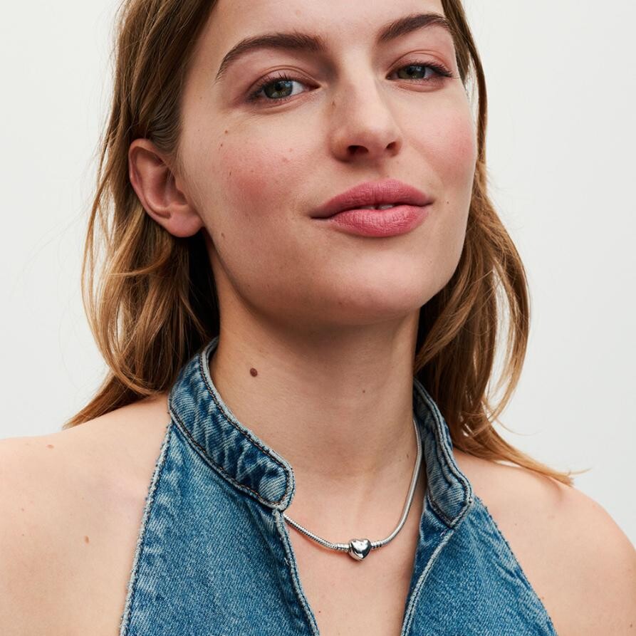 картинка Ожерелье Pandora Moments Heart Clasp Snake Chain, стерлинговое серебро от магазина Одежда+