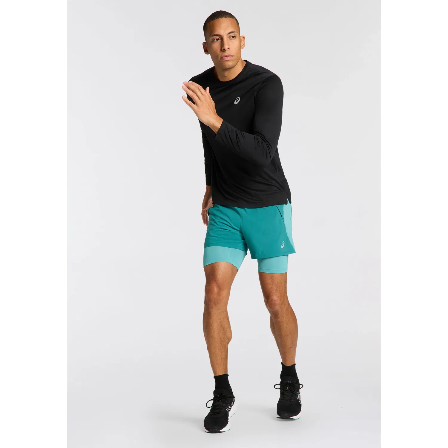 картинка Мужская длинная футболка для бега Asics, Black от магазина Одежда+