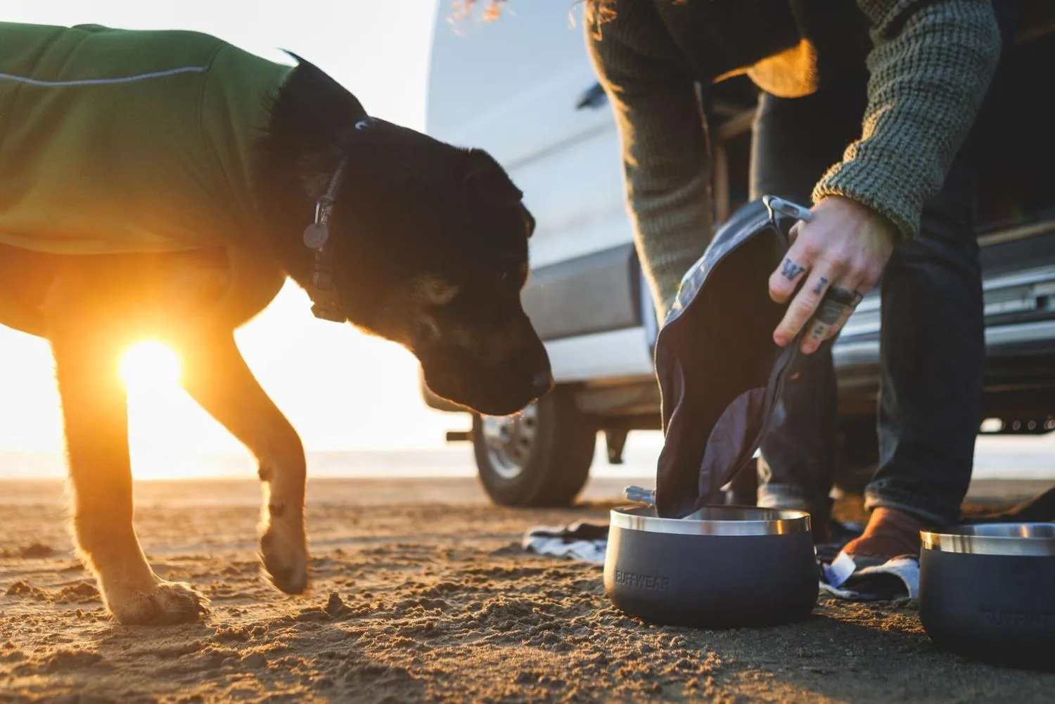 картинка Кормушка для сухого корма Ruffwear, Basalt Gray от магазина Одежда+