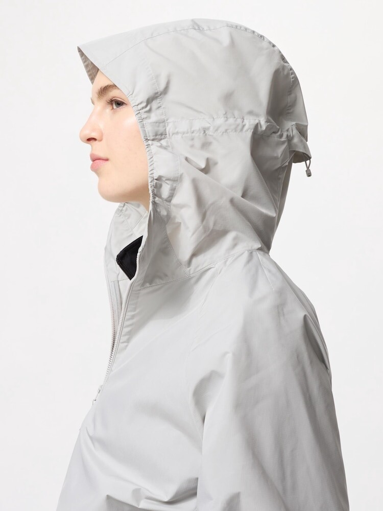 картинка Ветровка Uniqlo UV Protection Pocketable, 02 светло-серый от магазина Одежда+