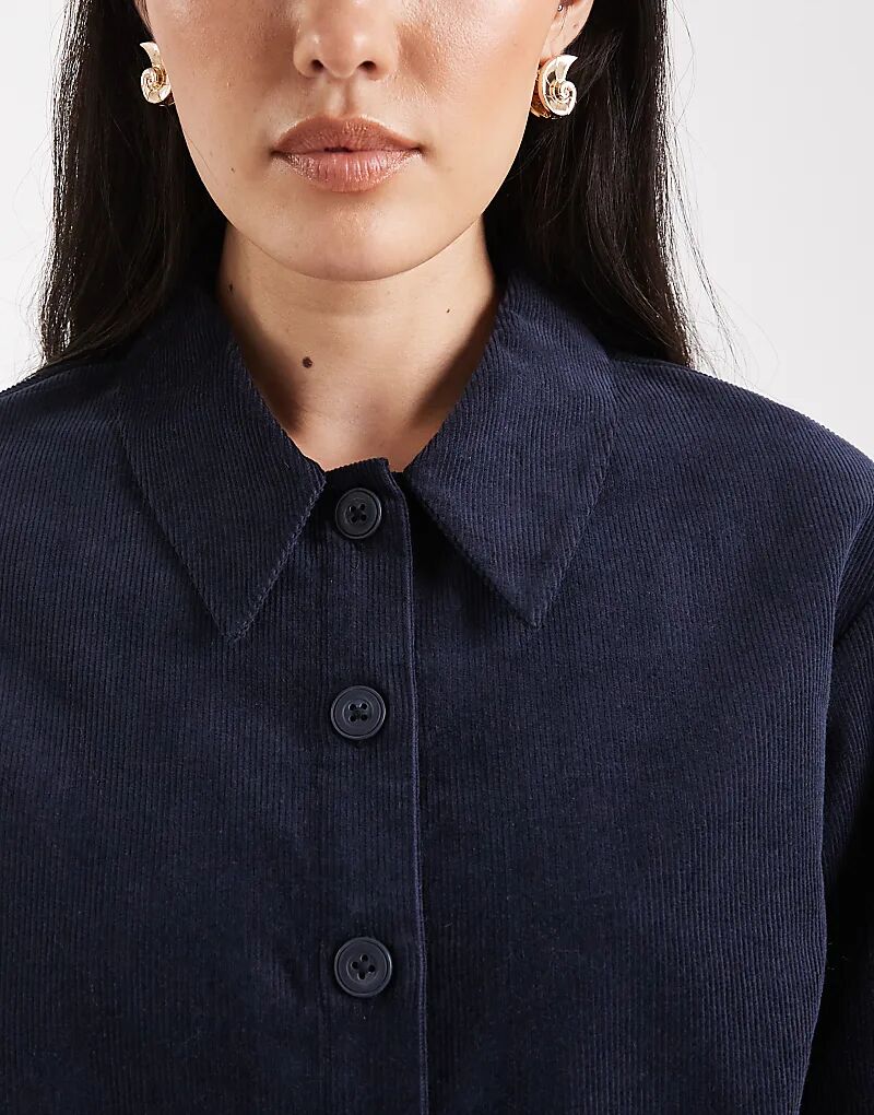 картинка Укороченная вельветовая рубашка ASOS DESIGN темно-синего цвета от магазина Одежда+