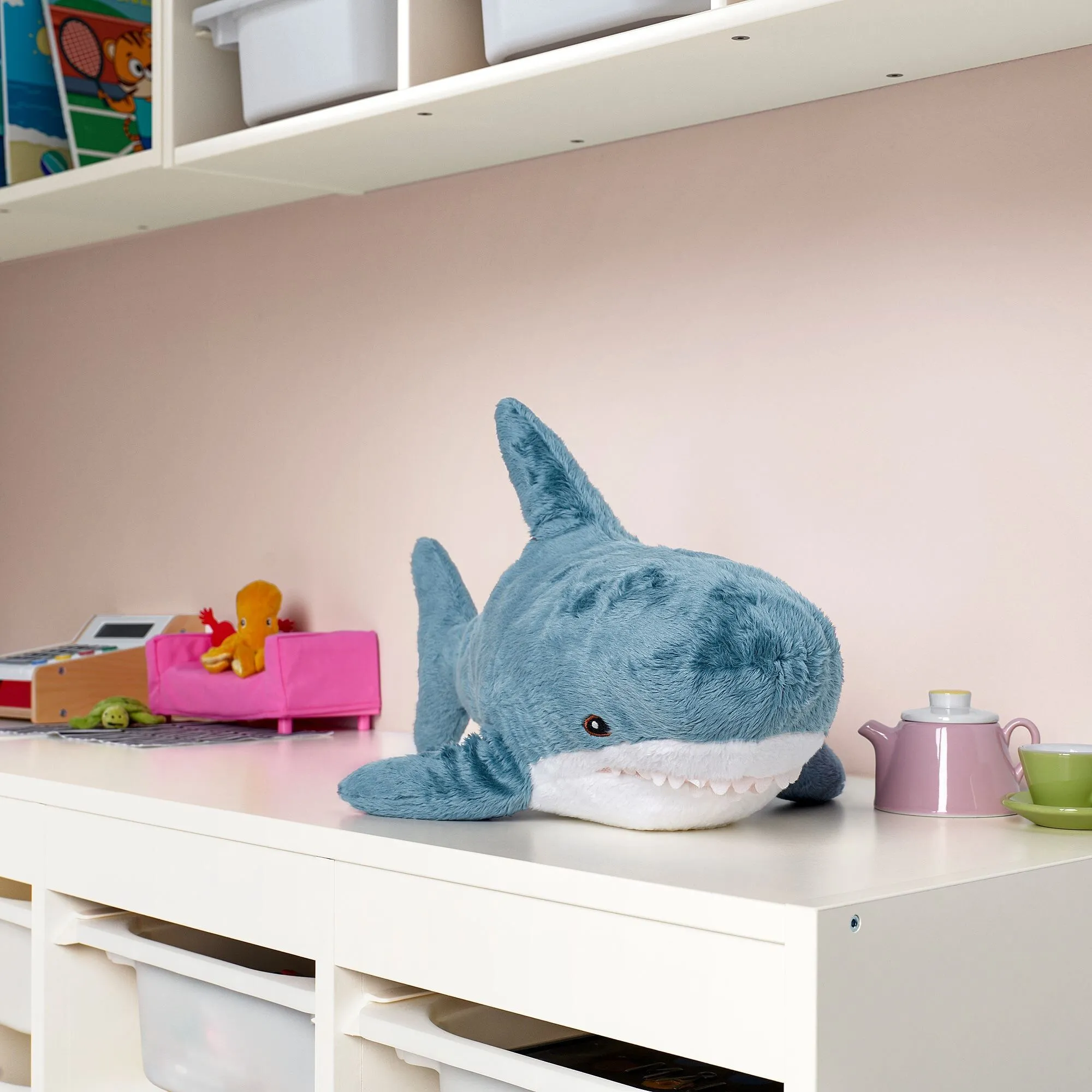 картинка Мягкая игрушка IKEA Акула, 55 см от магазина Одежда+