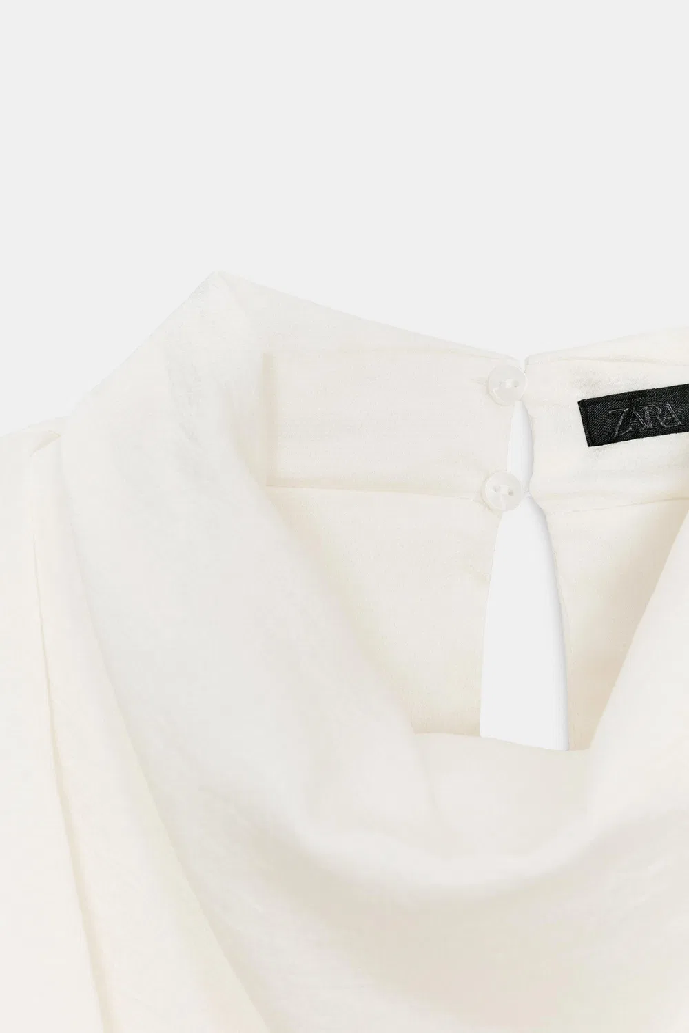 картинка Атласная блузка с подплечниками и узлом ZARA, Ecru от магазина Одежда+
