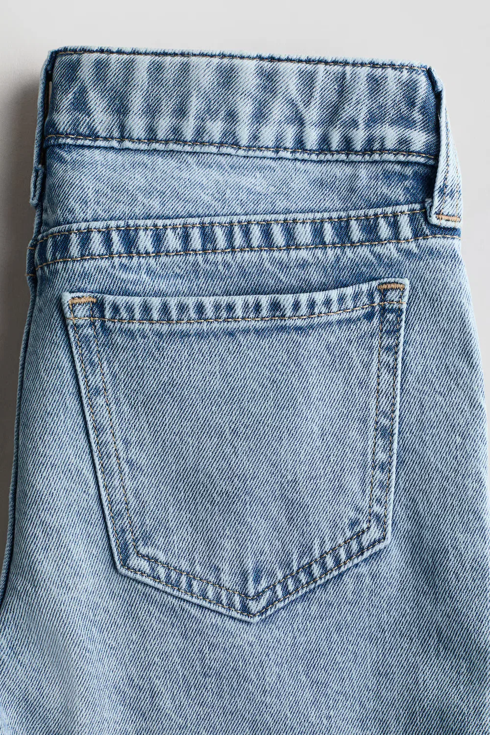 картинка Джинсы прямого кроя H&M, Helles Denimblau от магазина Одежда+