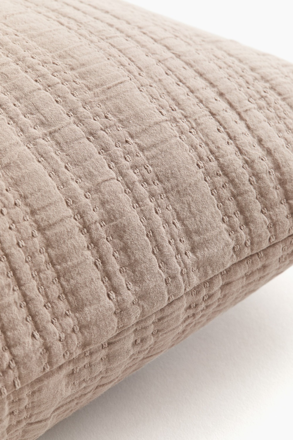 картинка Наволочка H&M Quilted, 50х90 см, серо-сиреневый от магазина Одежда+