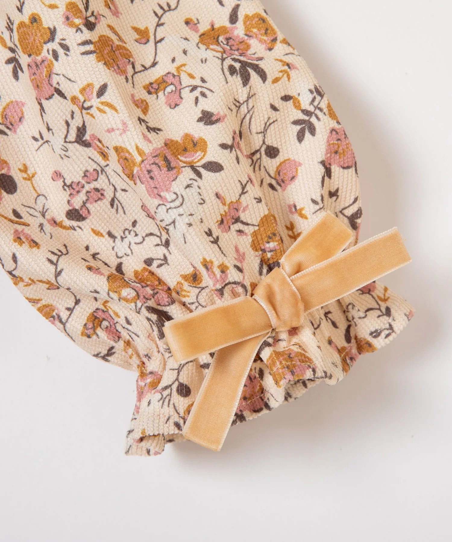 картинка Платье из вельвета с цветочным принтом Ever Closet, ivory от магазина Одежда+