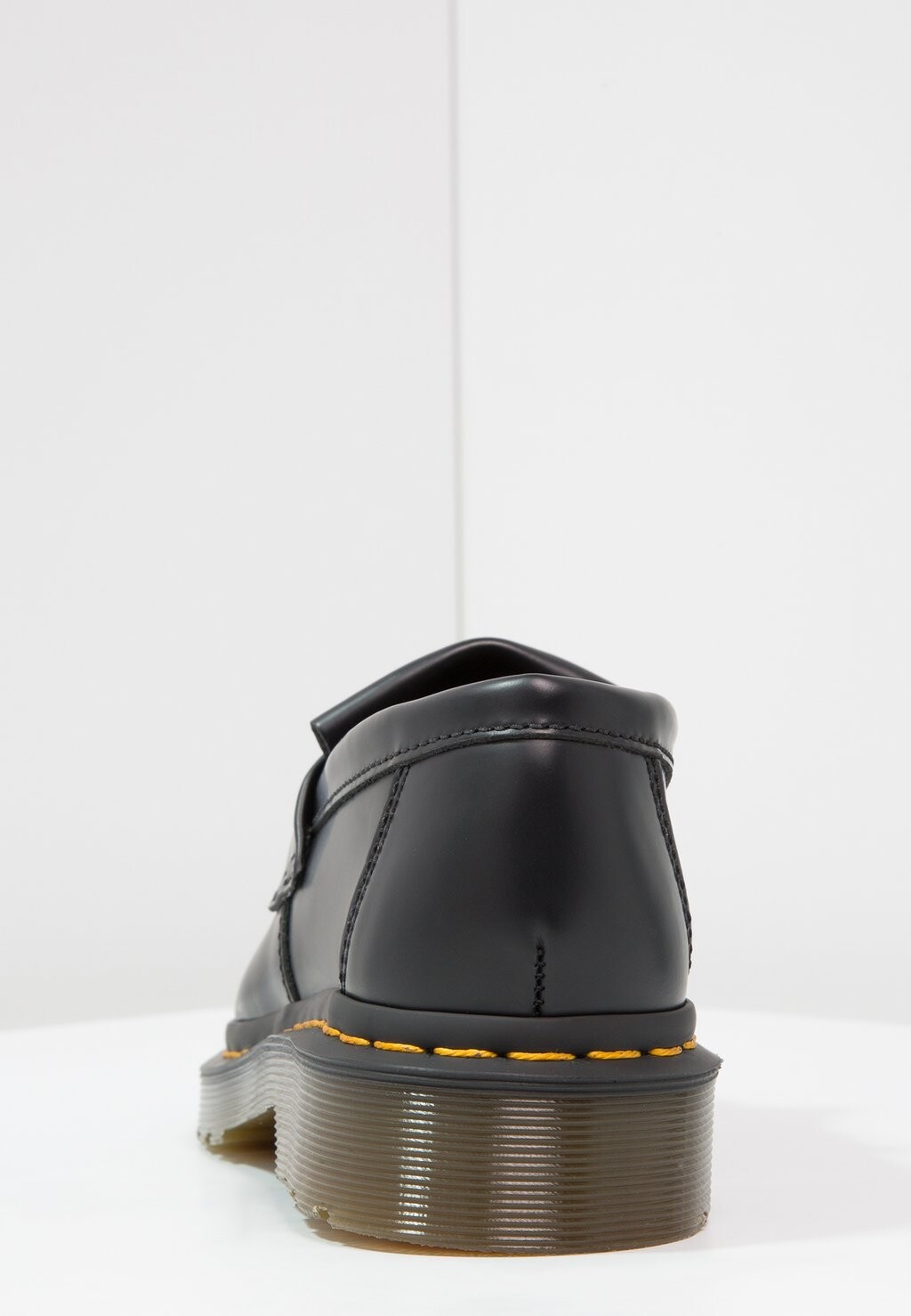 картинка Лоферы женские Dr. Martens кожаные, черные от магазина Одежда+