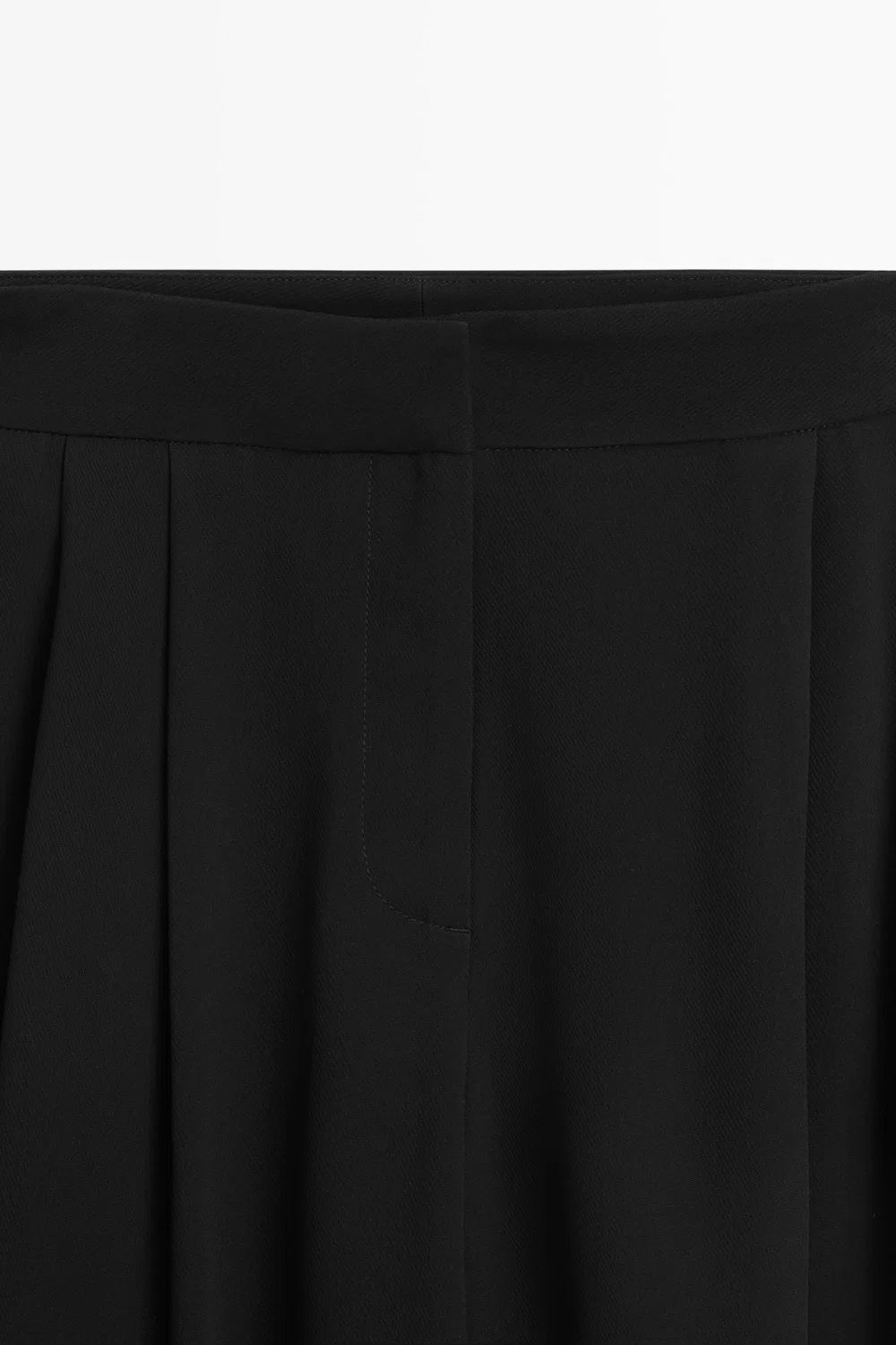 картинка Брюки Massimo Dutti Voluminous Wide-Leg Pleated, черный от магазина Одежда+