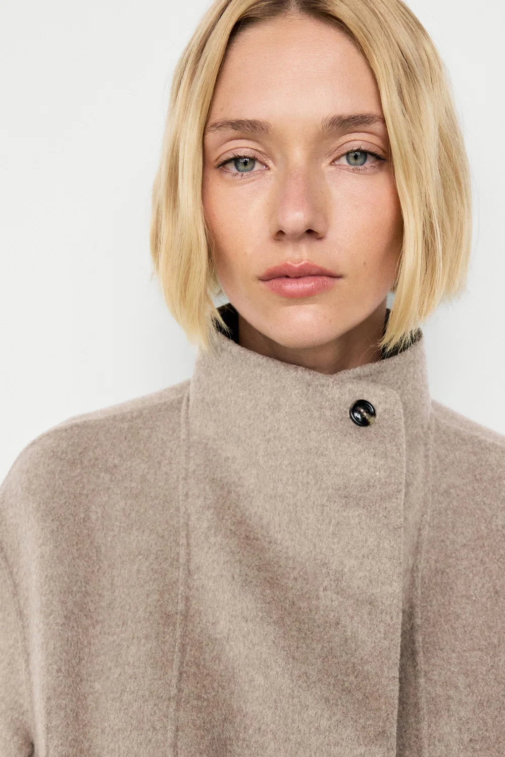 картинка Короткий жакет Massimo Dutti Wool-Blend, серо-коричневый от магазина Одежда+