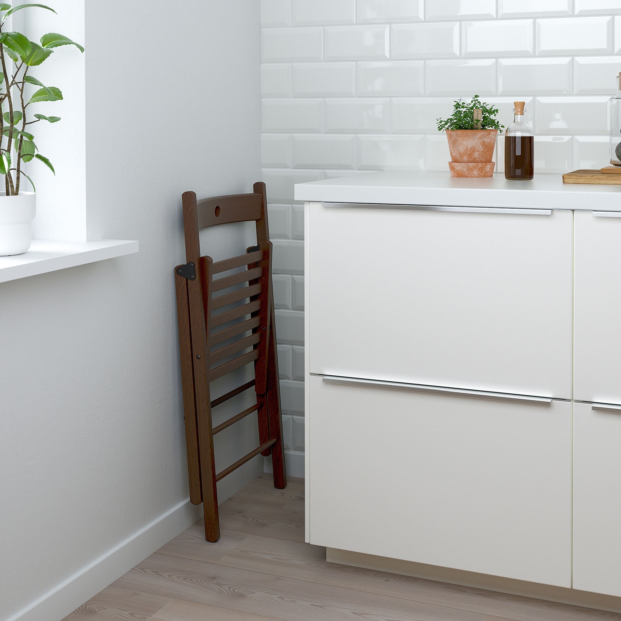картинка Складной стул FRÖSVI IKEA, коричневый от магазина Одежда+