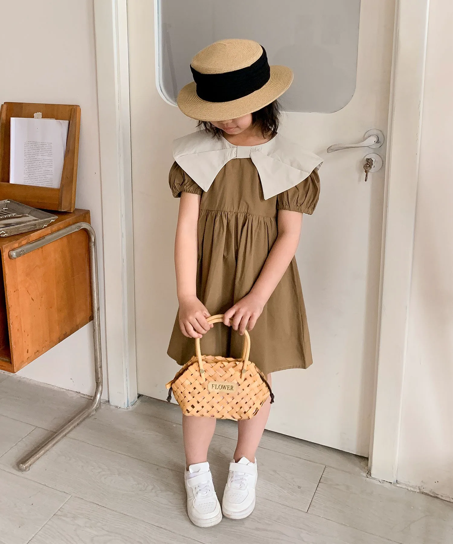 картинка Платье с большим воротником Aimoha Kids, coffee от магазина Одежда+