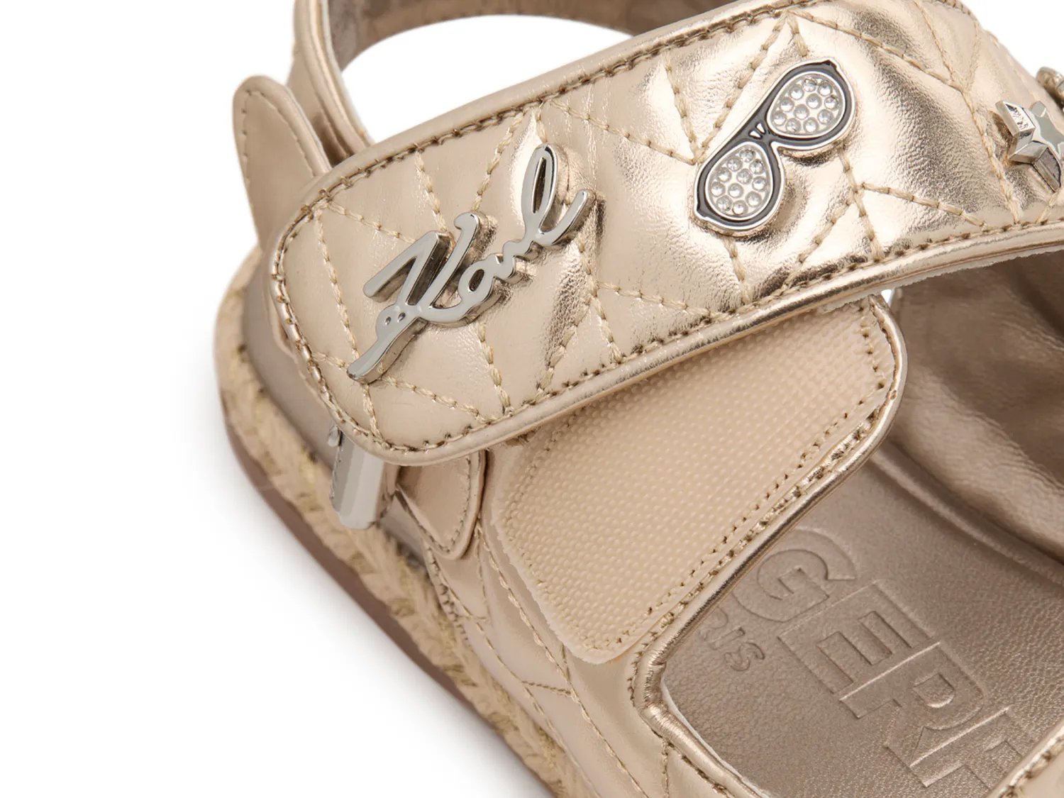 картинка Сандалии Karl Lagerfeld Paris Charlay Sandal, Pale Gold Metallic от магазина Одежда+