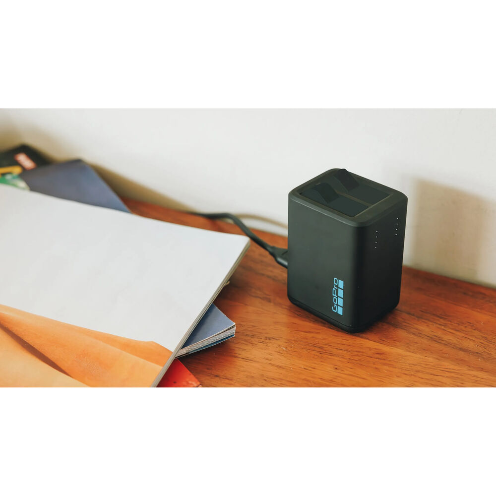 картинка GoPro Dual-Battery Charger with Two Enduro Batteries AEDBD-201 от магазина Одежда+