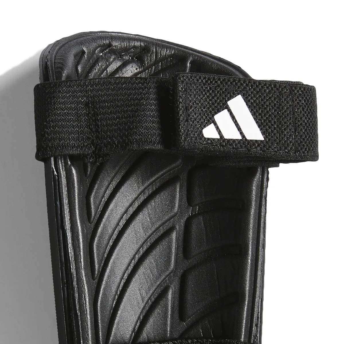 картинка Детские щитки для футбольного матча adidas, черный от магазина Одежда+