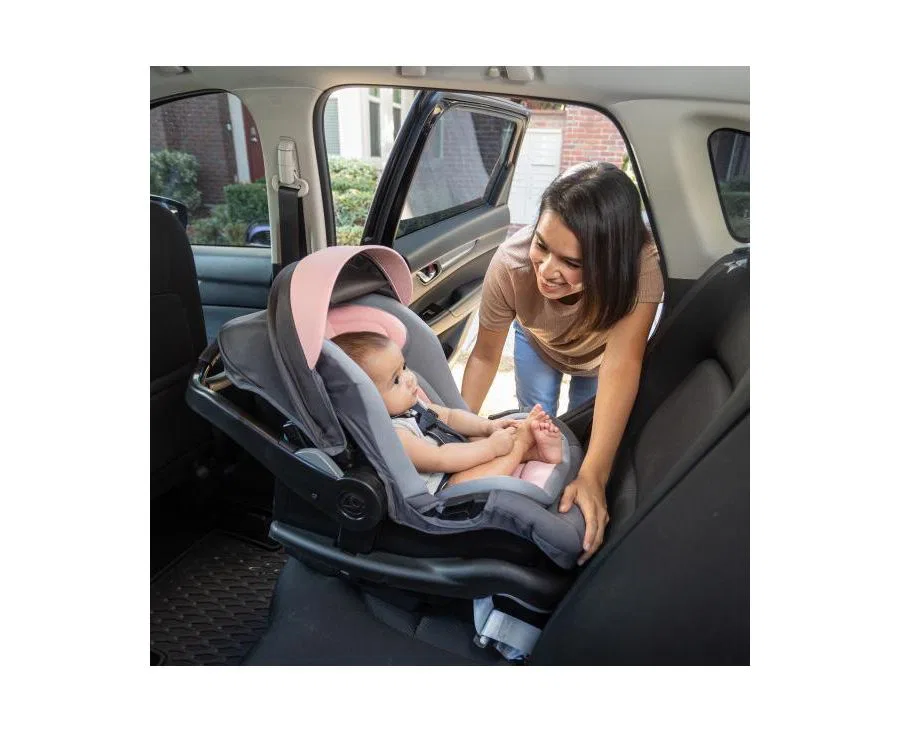 картинка Детское автокресло Secure-Lift Baby Trend от магазина Одежда+