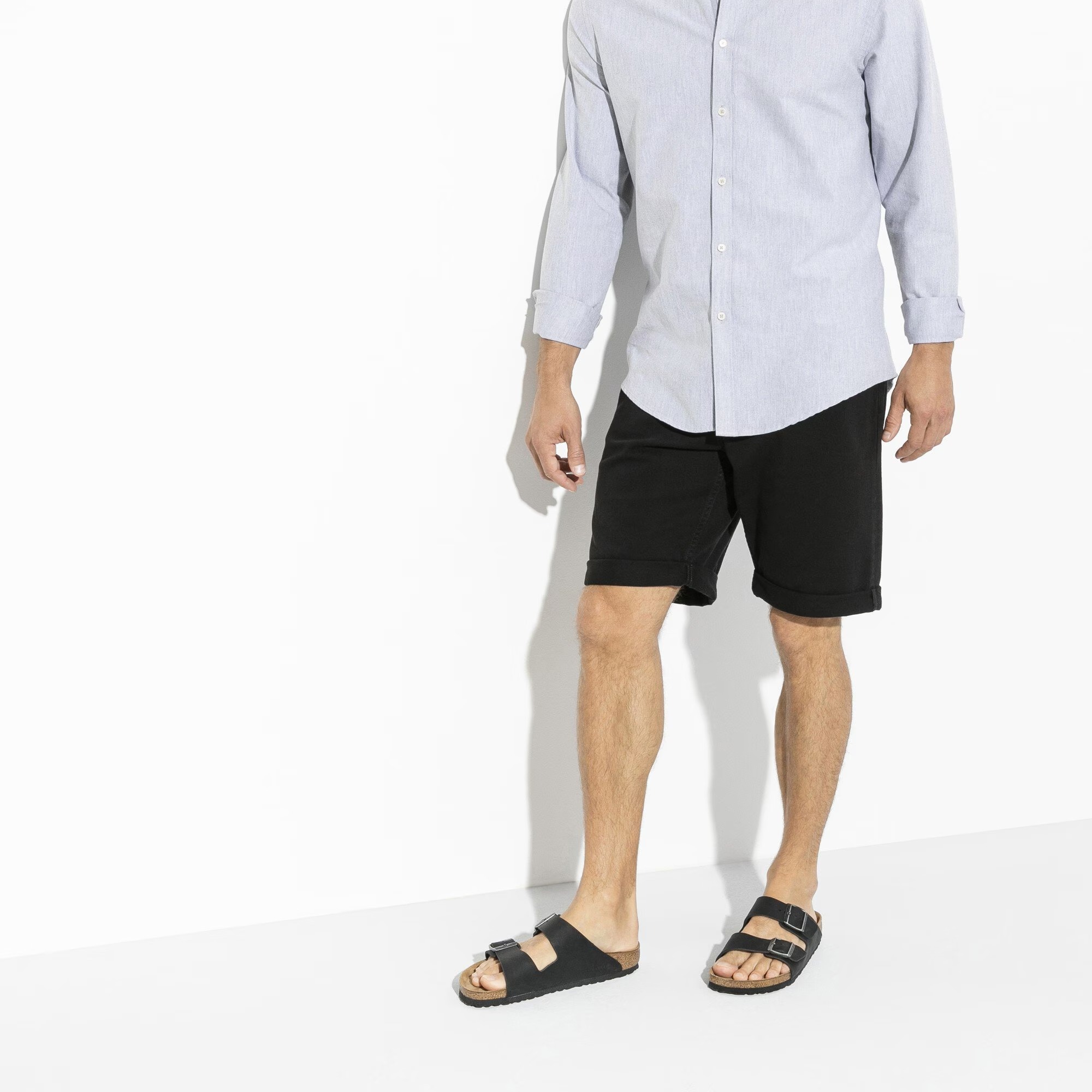 картинка Сандалии Birkenstock Arizona Natural Leather Oiled, черный от магазина Одежда+