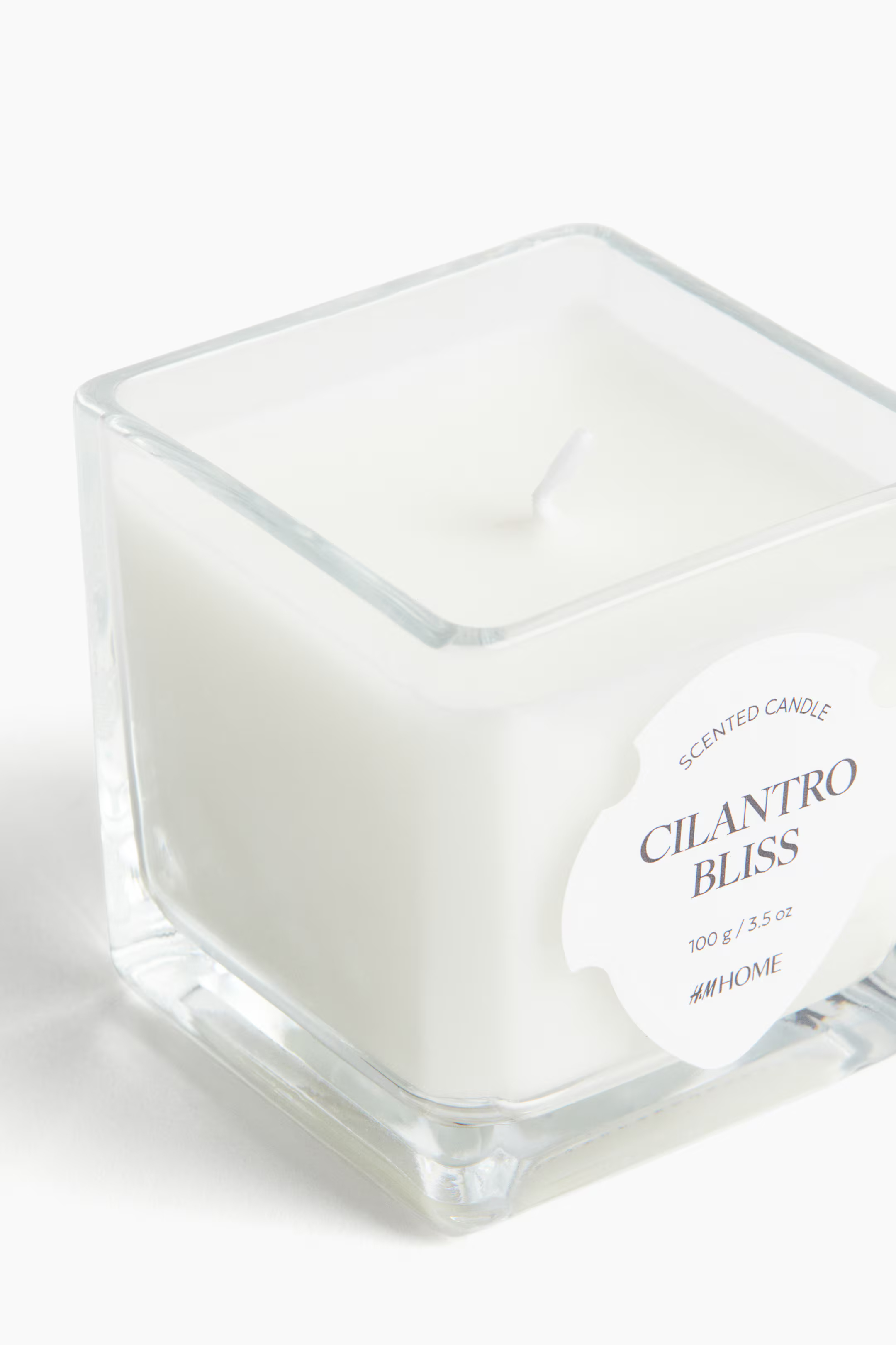 картинка Маленькая ароматическая свеча H&M, Cilantro Bliss от магазина Одежда+