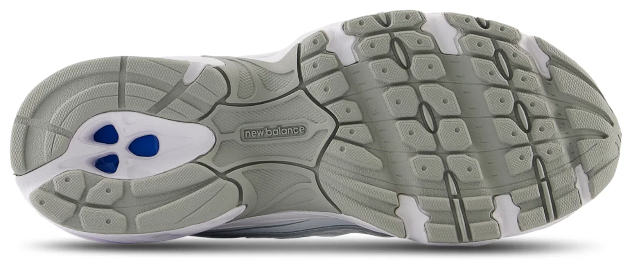 картинка Мальчиковые кроссовки 740 New Balance, цвет White/Silver от магазина Одежда+