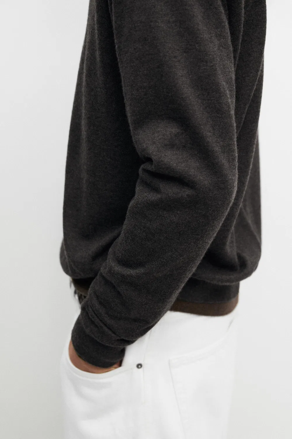 картинка Свитер Massimo Dutti Knit 100% Cashmere Round Neck, угольно-серый от магазина Одежда+