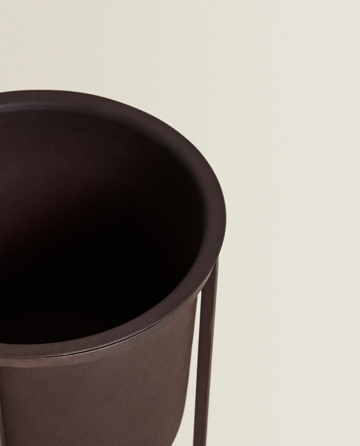 картинка Горшок цветочный Zara Home Metallic от магазина Одежда+