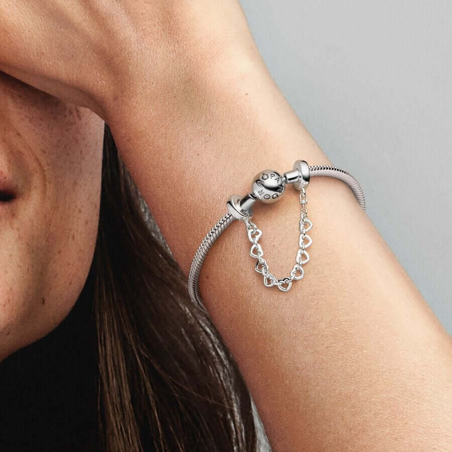картинка Защитная цепочка Pandora Moments Linked Hearts, серебро от магазина Одежда+