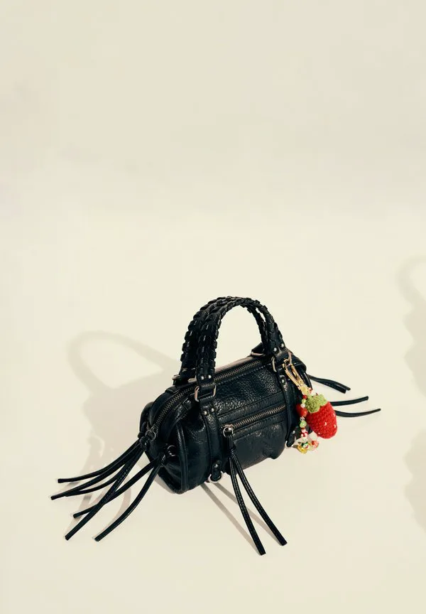 картинка Мини-Сумочка для боулинга Bershka, Black от магазина Одежда+