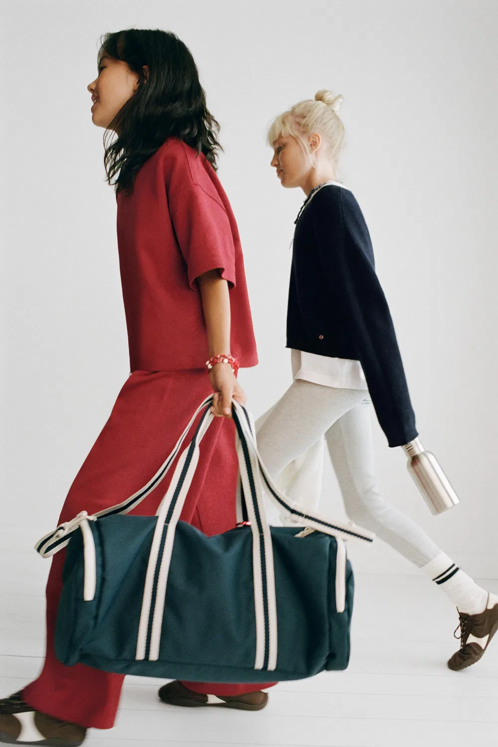 картинка Однотонная футболка из трикотажа. ZARA, Red от магазина Одежда+