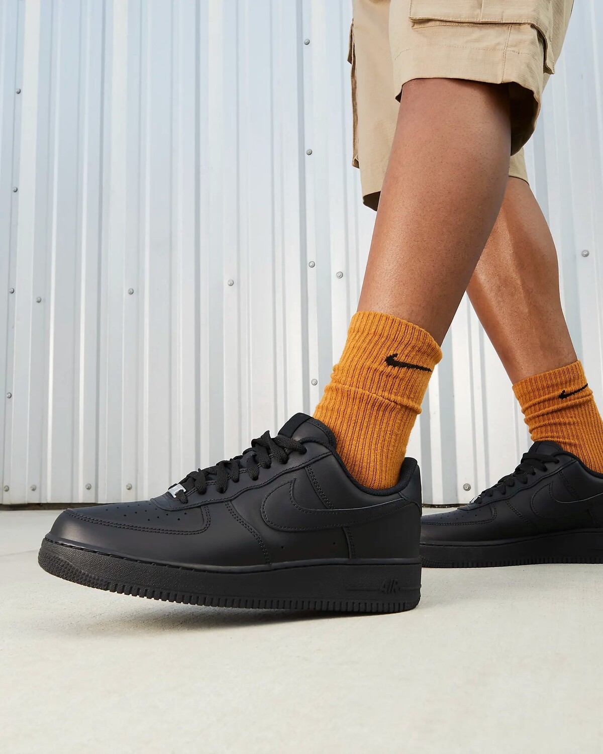 картинка Кроссовки Nike Air Force 1 '07 Low Triple, Black от магазина Одежда+