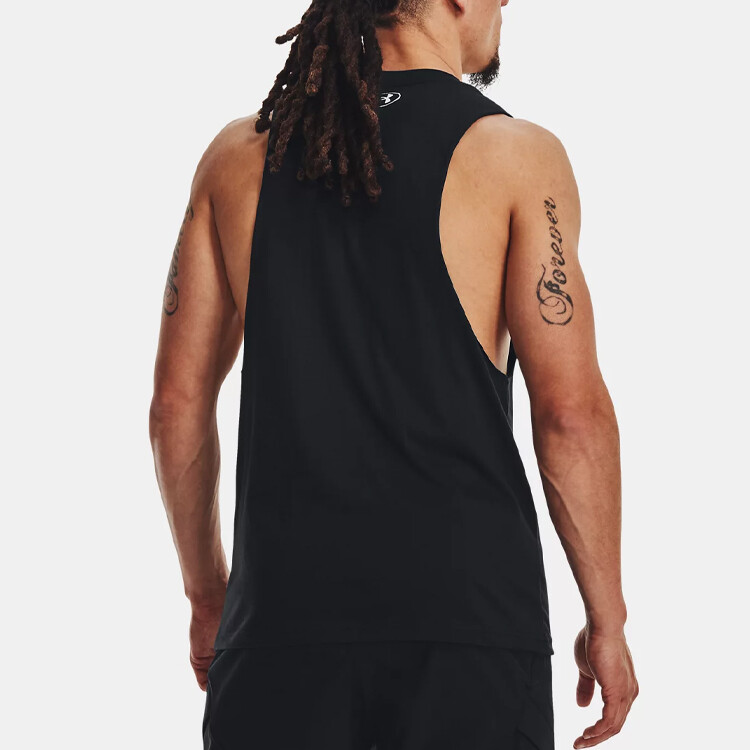 картинка Мужской жилет Under Armour, цвет Black от магазина Одежда+