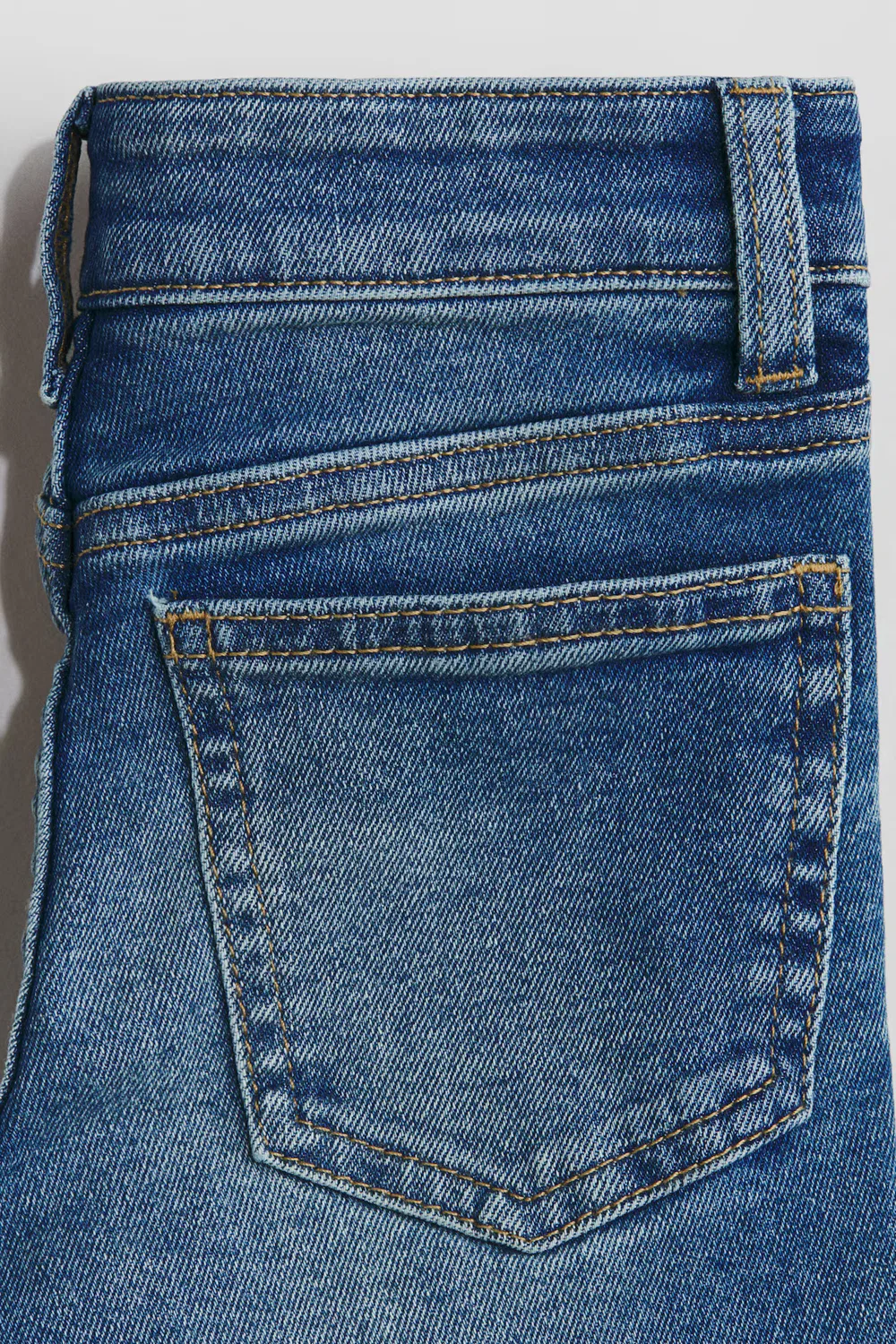картинка Узкие джинсы H&M, Denimblau от магазина Одежда+