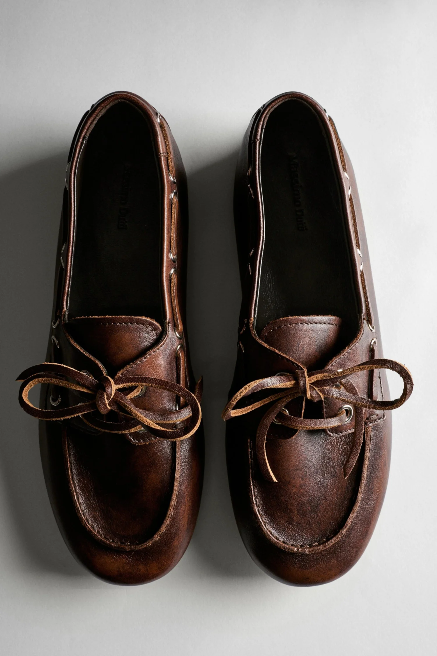 картинка Топсайдеры женские Massimo Dutti Leather Lace-up, коричневый от магазина Одежда+