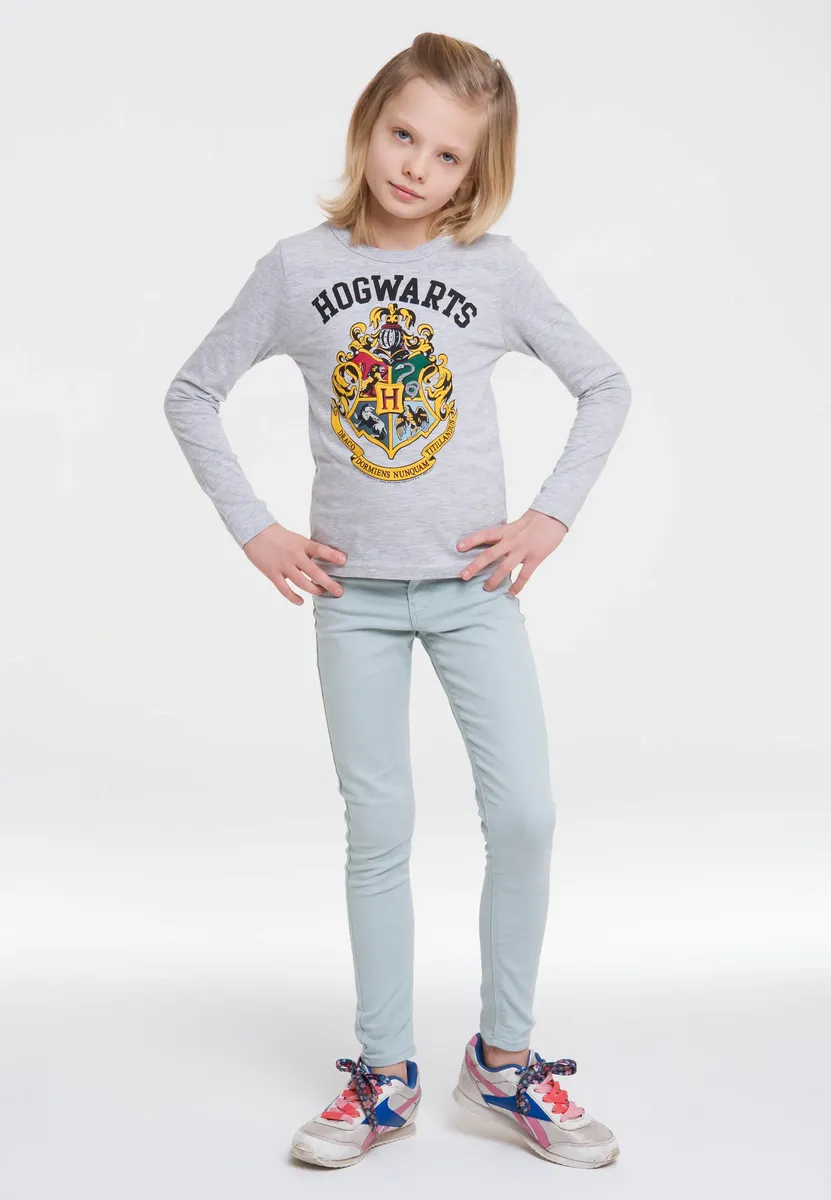картинка Рубашка с длинными рукавами LOGOSHIRT "Хогвартс" с детальным принтом, серый от магазина Одежда+
