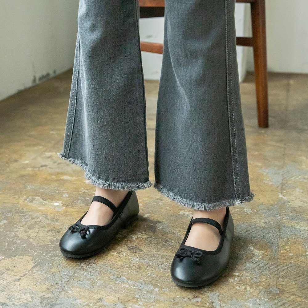 картинка Расклешенные джинсы с бахромой по низу Branshes, Charcoal Gray от магазина Одежда+