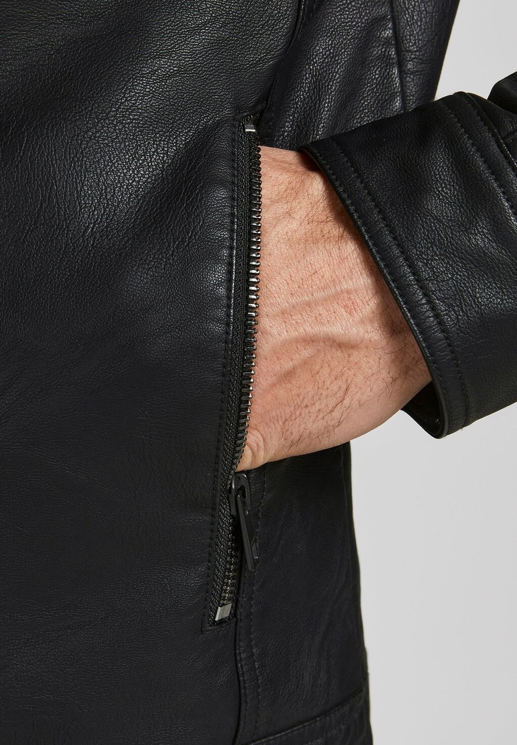 картинка Куртка Jack & Jones Jjewarner Noos, черный от магазина Одежда+