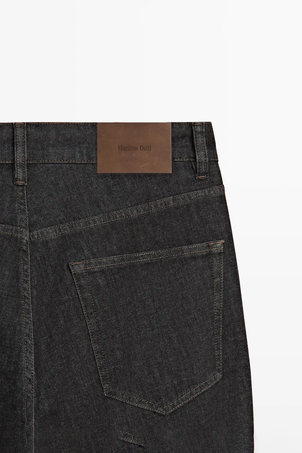 картинка Джинсы Massimo Dutti Lightweight Tapered Fit, черный от магазина Одежда+