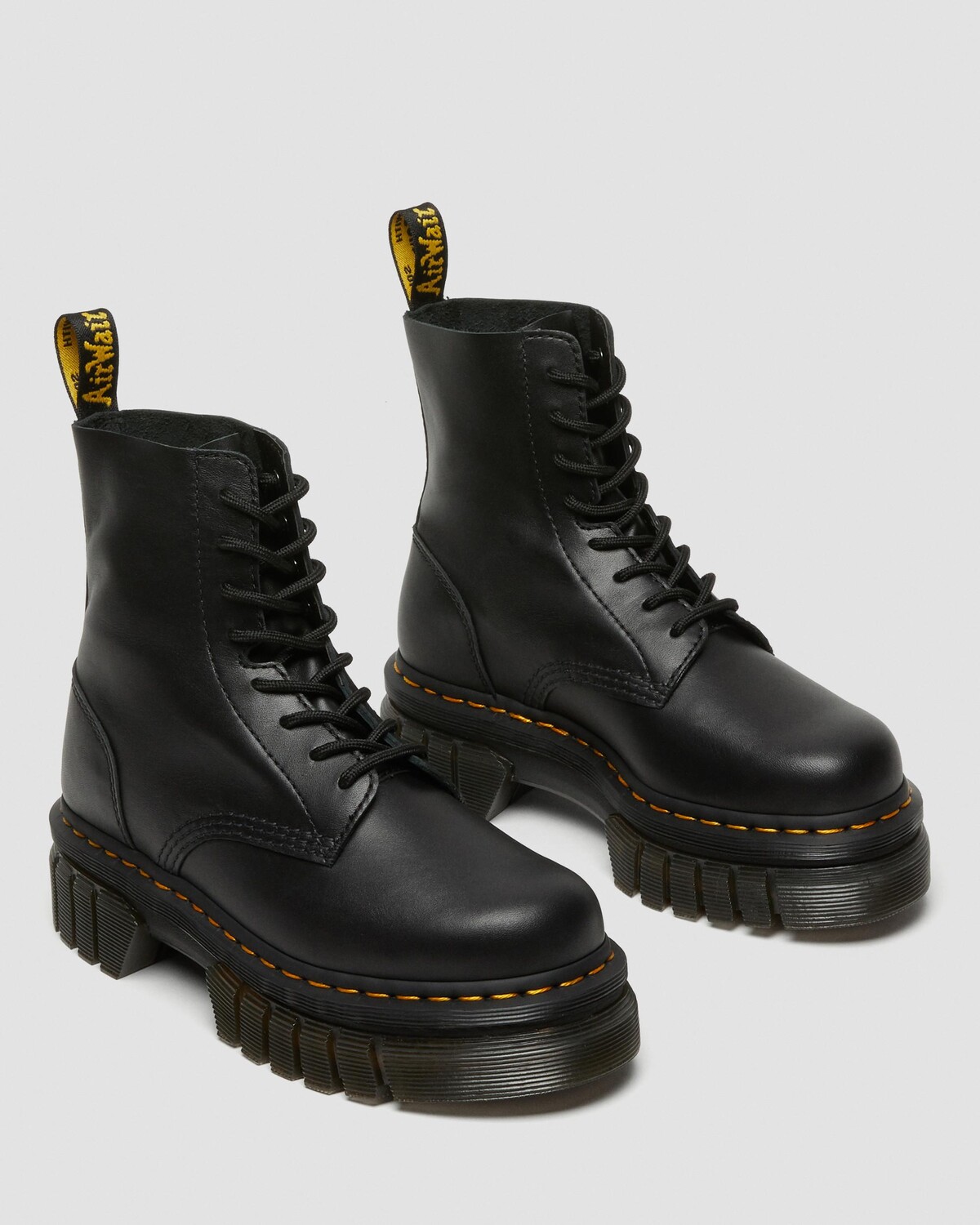 картинка Ботильоны Dr. Martens Audrick на платформе из кожи наппа от магазина Одежда+