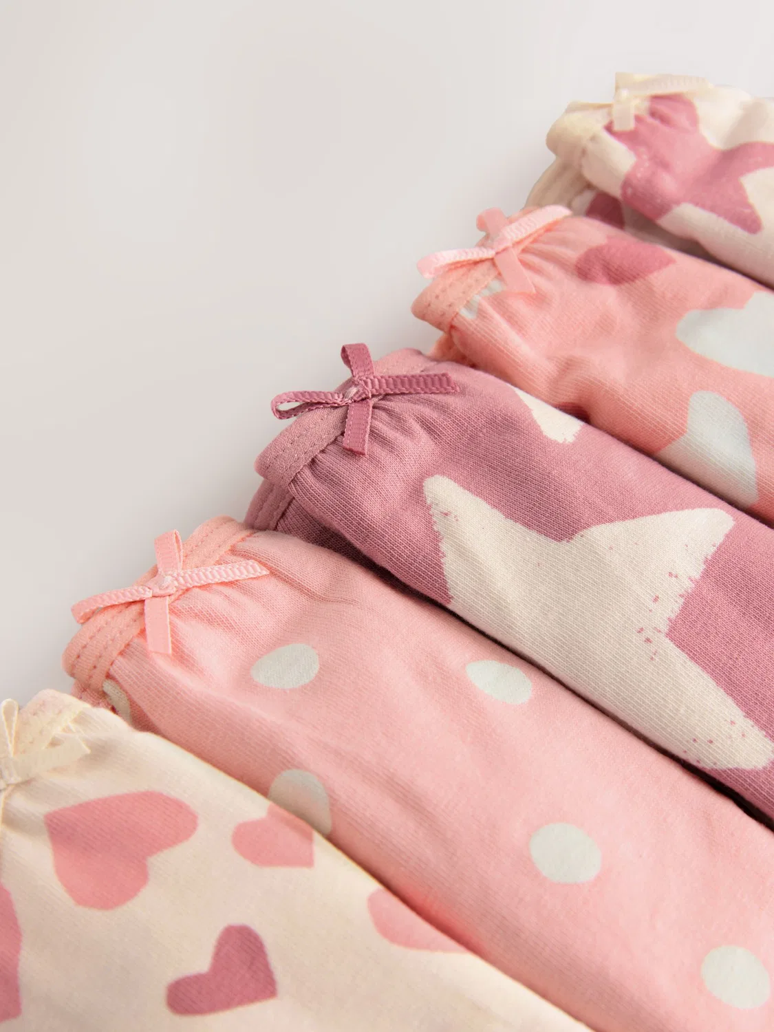 картинка Трусы классические Pink Hearts, 10 пар Next, розовые с сердечками от магазина Одежда+