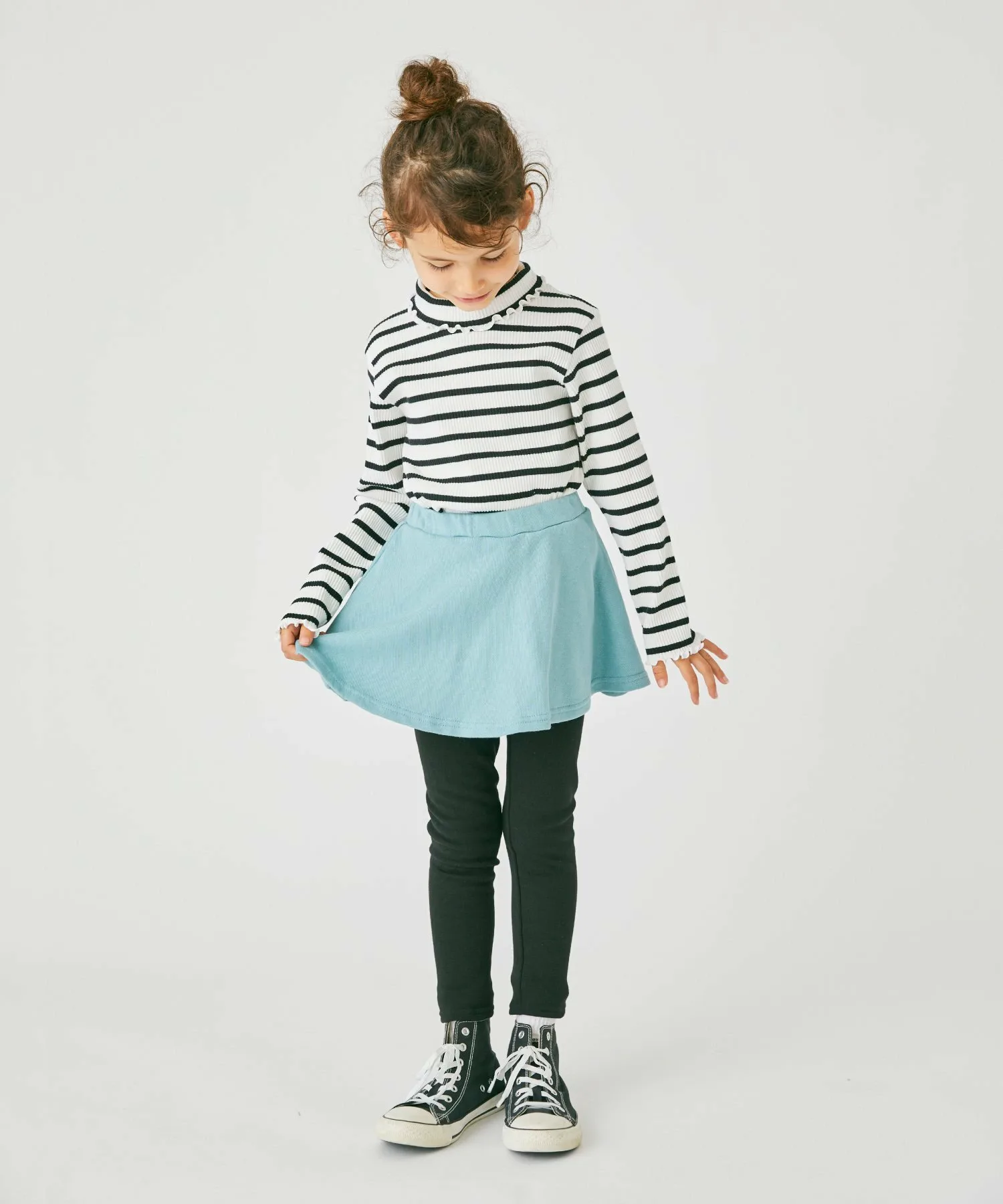 картинка Водолазка в рубчик Ever Closet, White border от магазина Одежда+