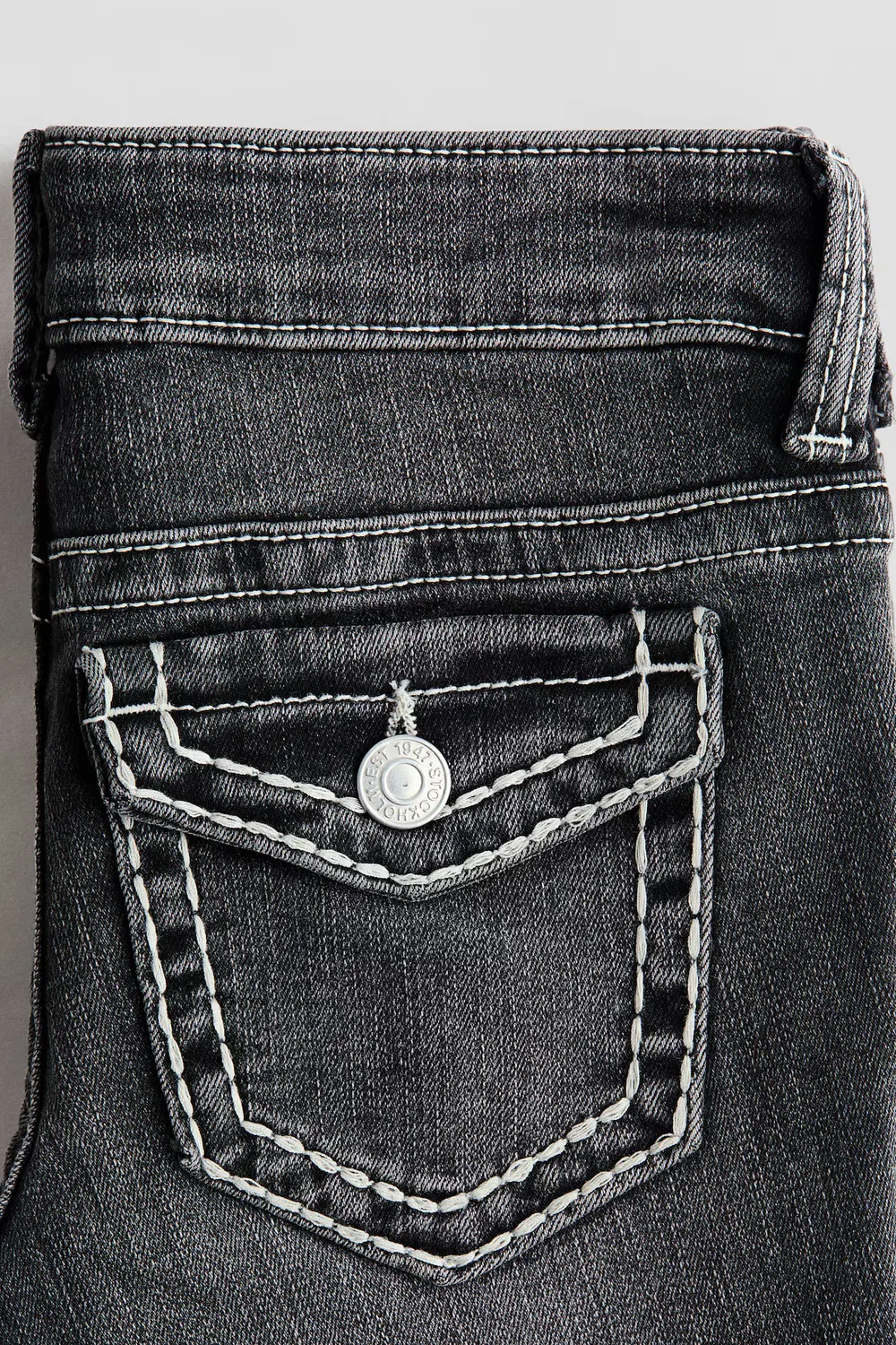 картинка Узкие джинсы-клеш с низкой посадкой H&M, Denimschwarz от магазина Одежда+