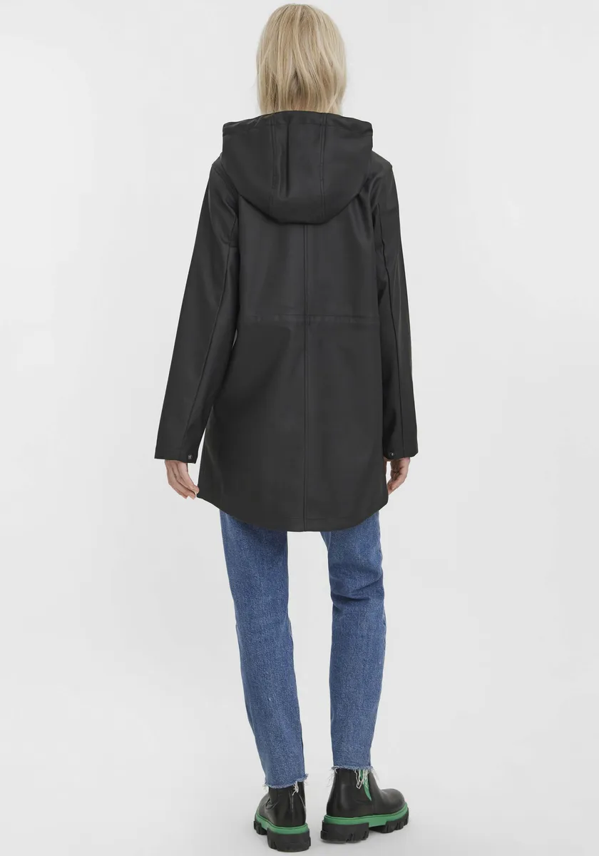 картинка Дождевик Vero Moda "VMMALOU COATED JACKET", с капюшоном, черный от магазина Одежда+