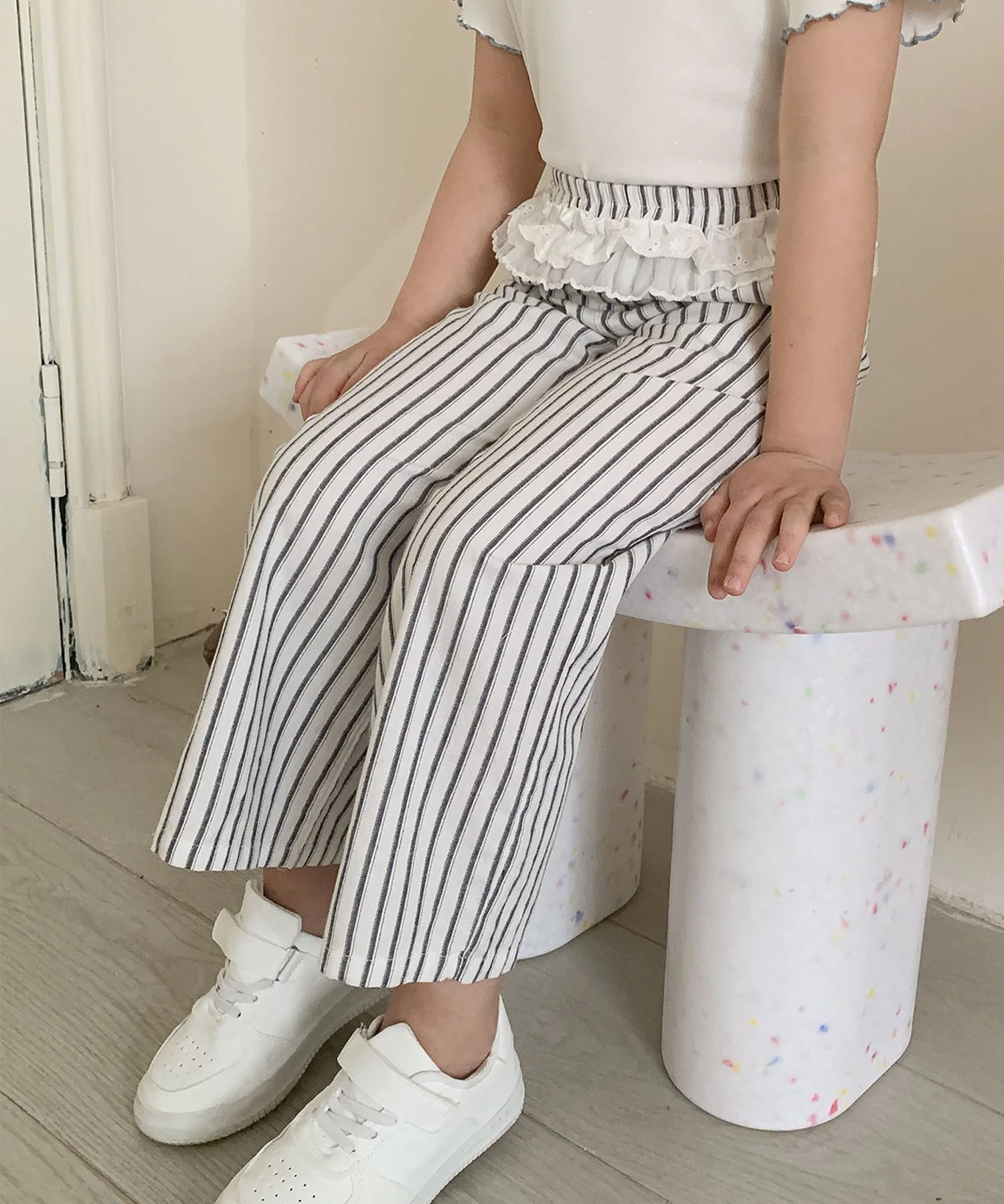 картинка Детские полосатые широкие штаны Aimoha Kids, gray от магазина Одежда+