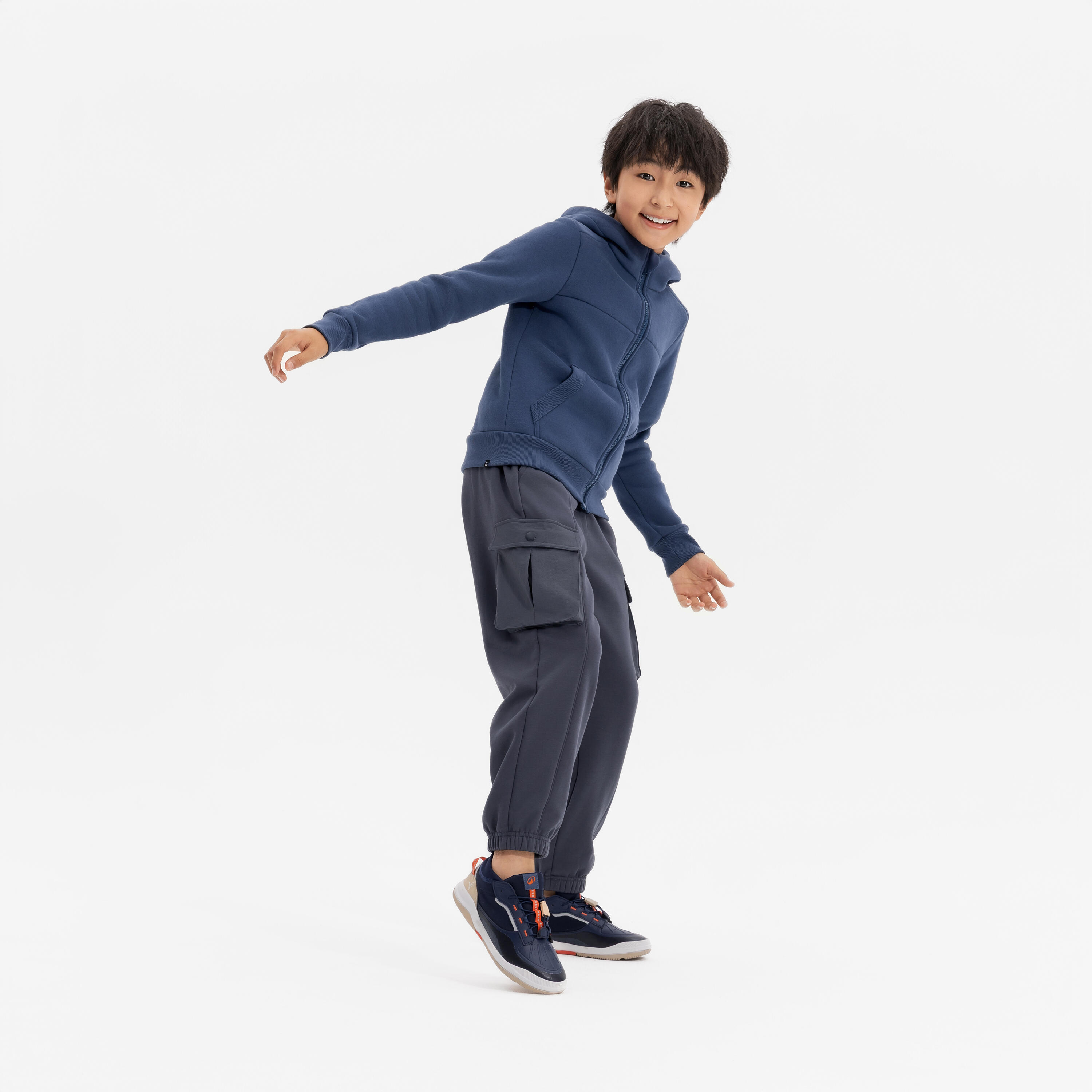 картинка Детские утепленные спортивные брюки Decathlon - слате грей от магазина Одежда+