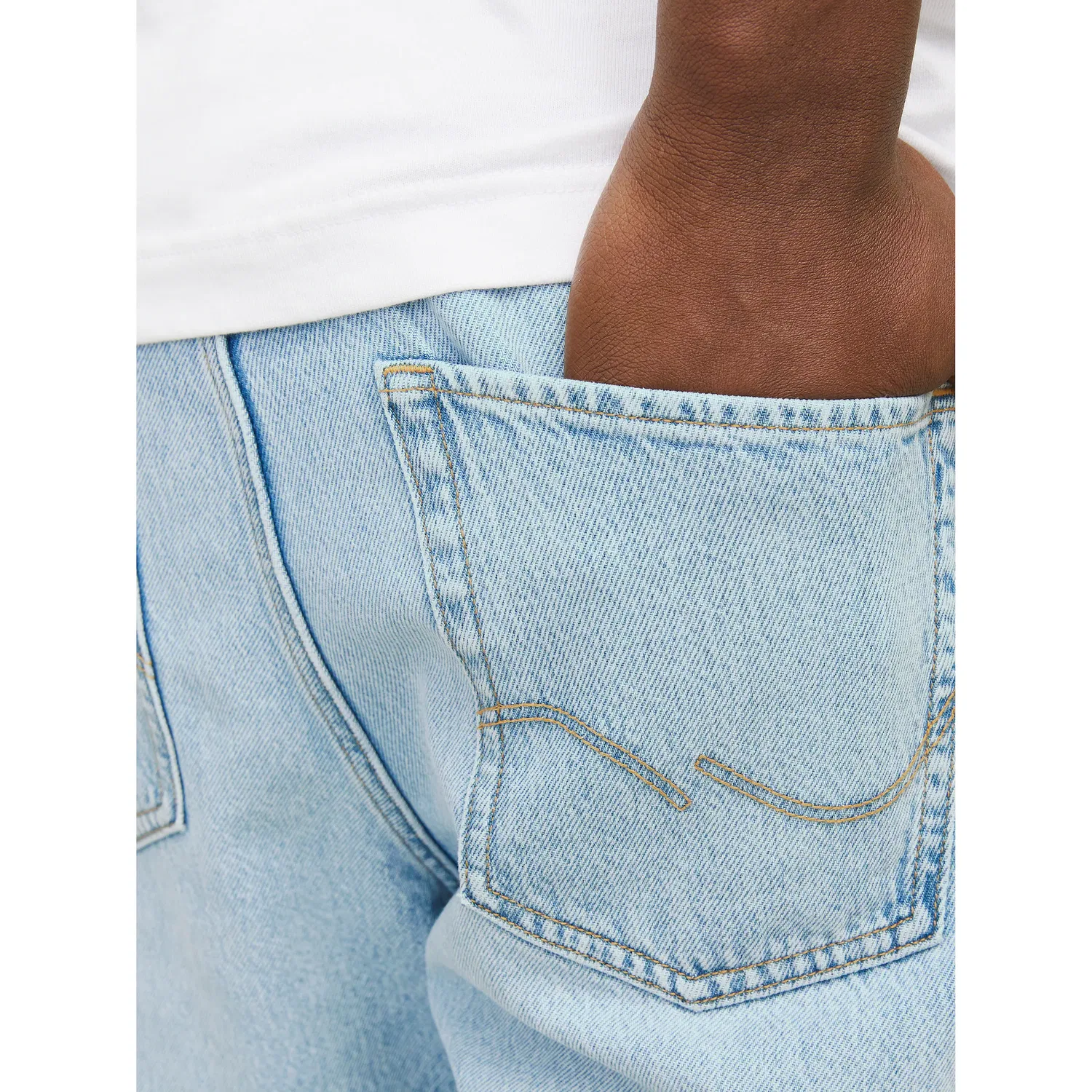 картинка Мужские джинсы свободного кроя Jack & Jones, Light Blue Washed от магазина Одежда+